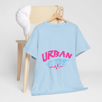 T-shirt con scritta "UrbanStride Neon Pulse"