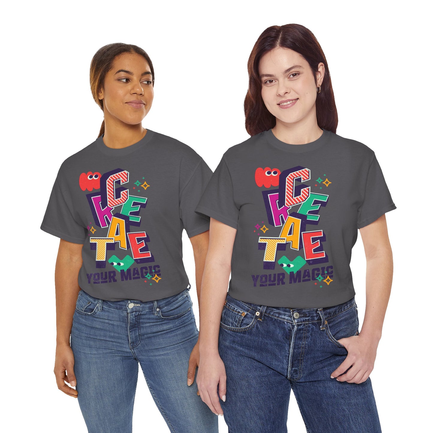 T-shirt con scritta "Create your magic"