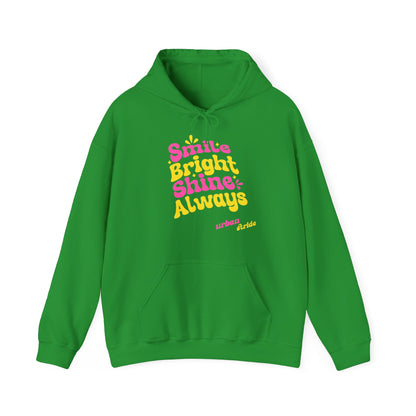Felpa con scritta "Smile bright shine always"
