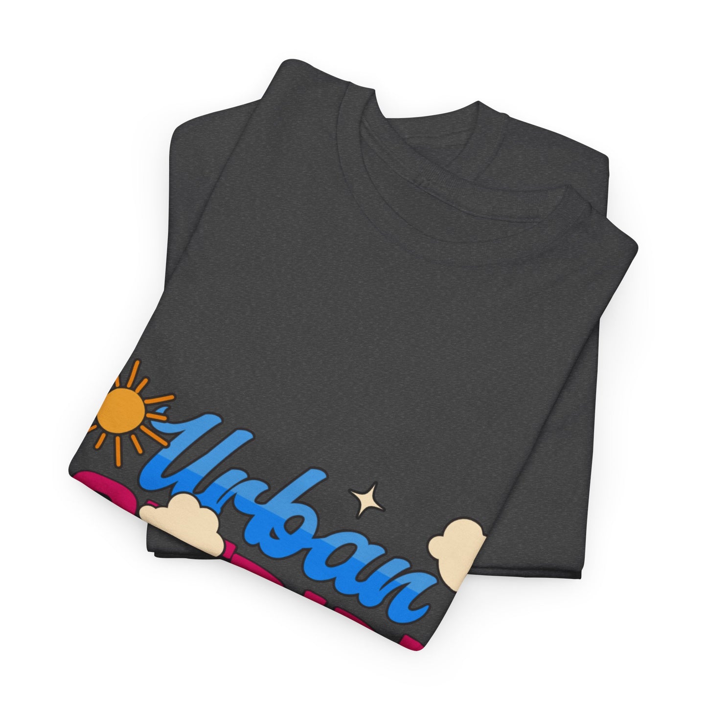 T-shirt con scritta "Urbanstride"al mare