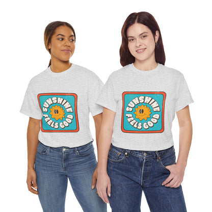 T-shirt con scritta "Sunshine feel good"