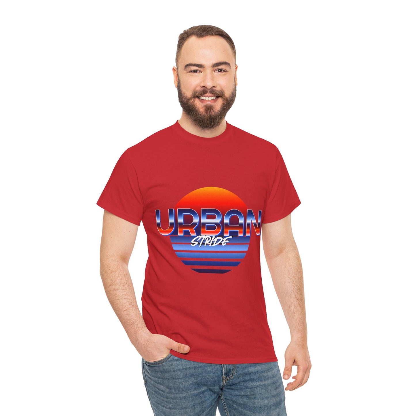 T-shirt con scritta "urbanstride" soleggiata