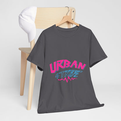 T-shirt con scritta "UrbanStride Neon Pulse"