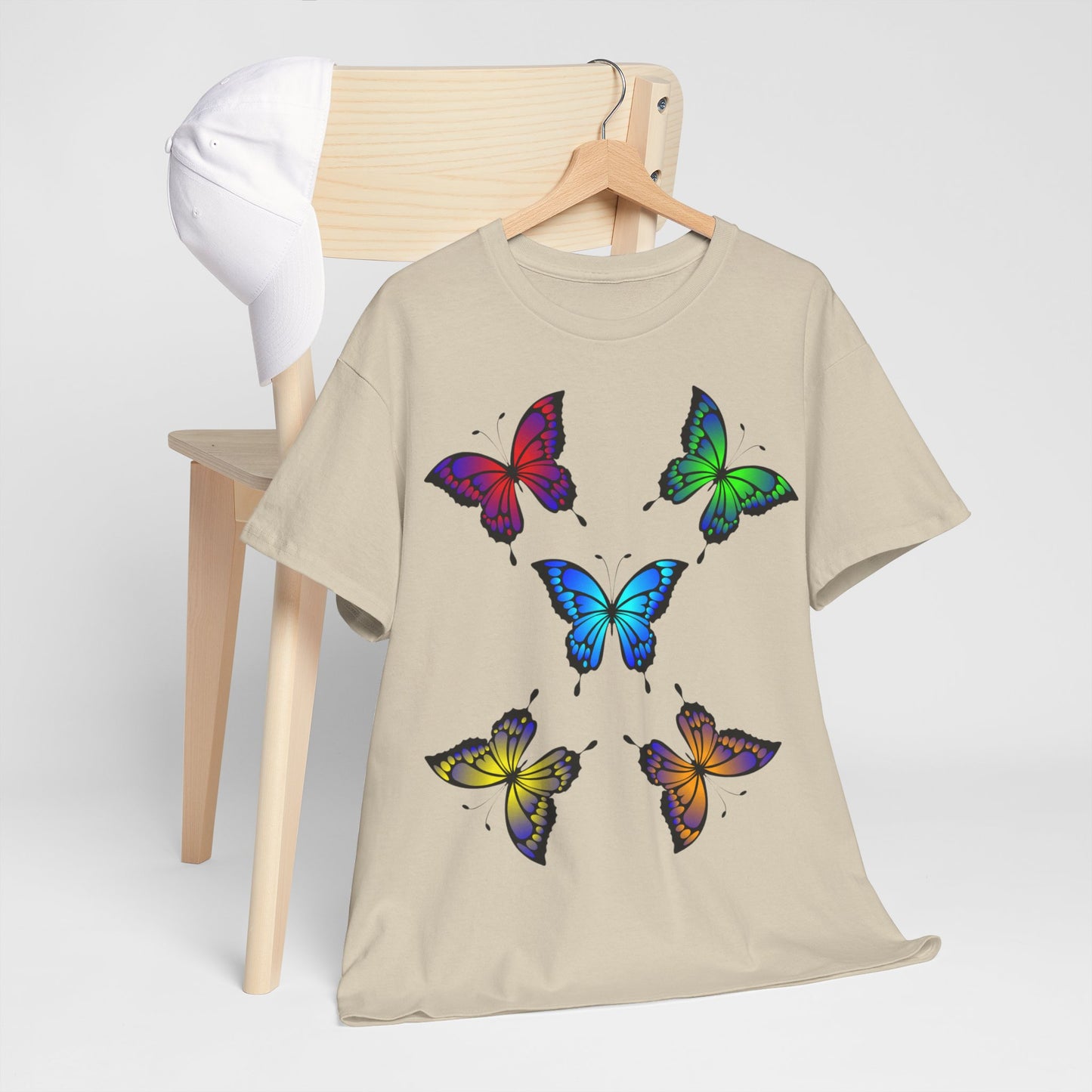 T-shirt con scritta "UrbanStride Butterfly Vibes
