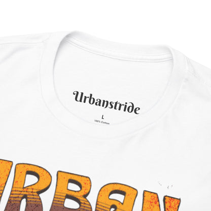 T-shirt con scritta "Urbanstride" e cane