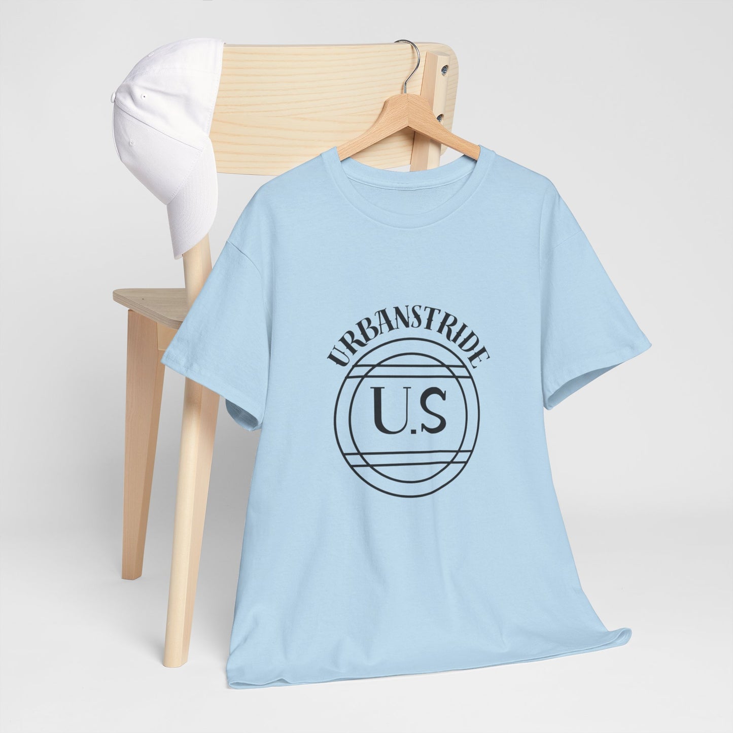 T-shirt con scritta "urbanstride" centrale