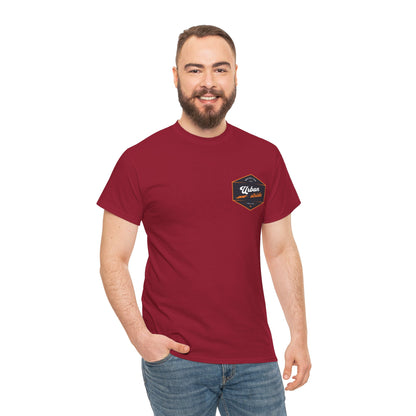 T-shirt Urban Stride® – Logo esagonale vintage in stile aviatore