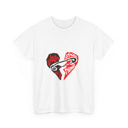 T-shirt con disegno cuore spezzato