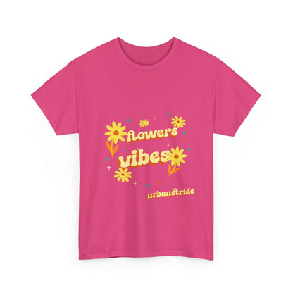 T-shirt con scritta "Flowers vibes"