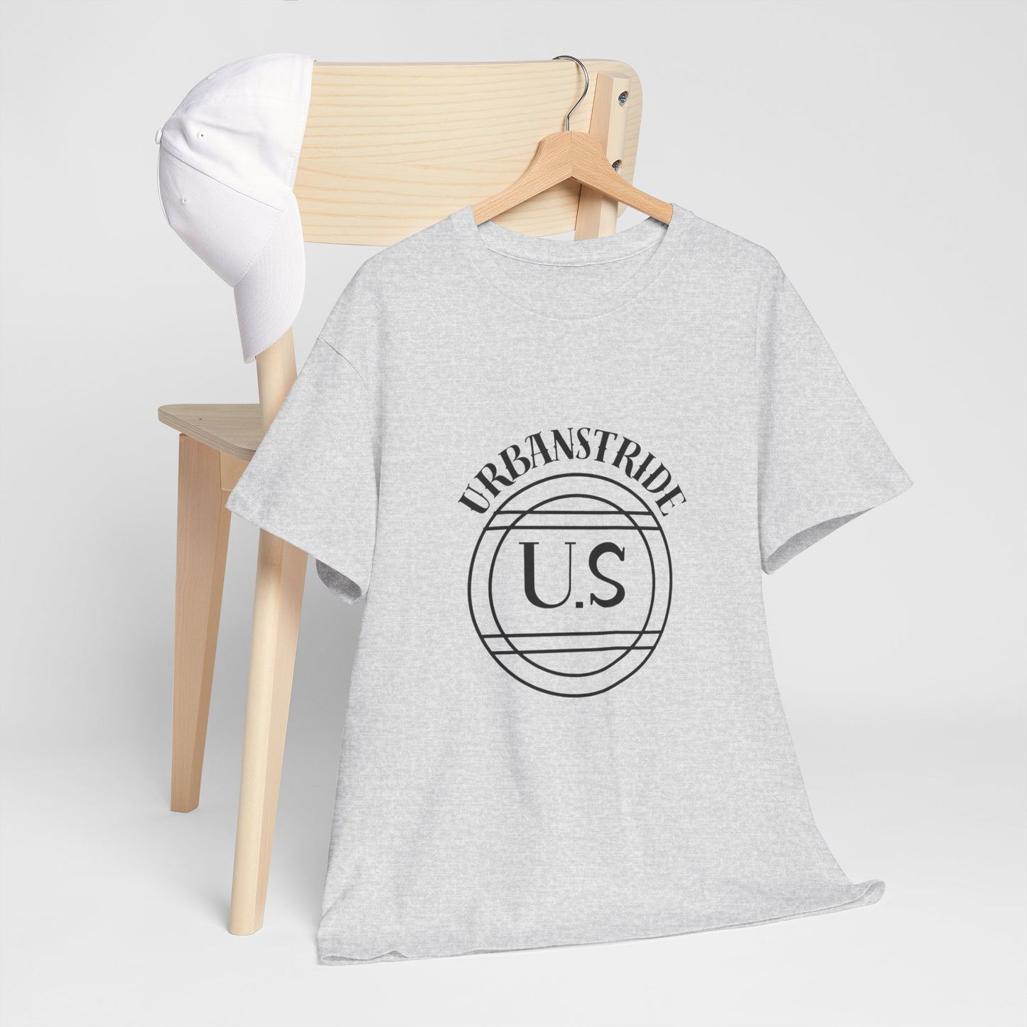 T-shirt con scritta "urbanstride" centrale