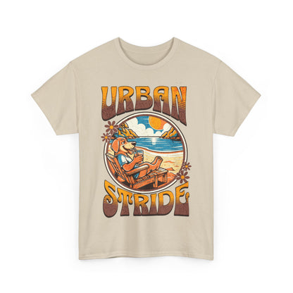 T-shirt con scritta "Urbanstride" e cane