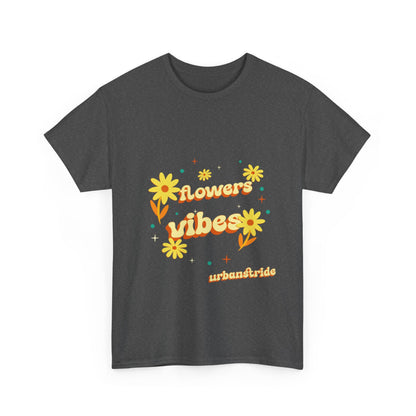 T-shirt con scritta "Flowers vibes"