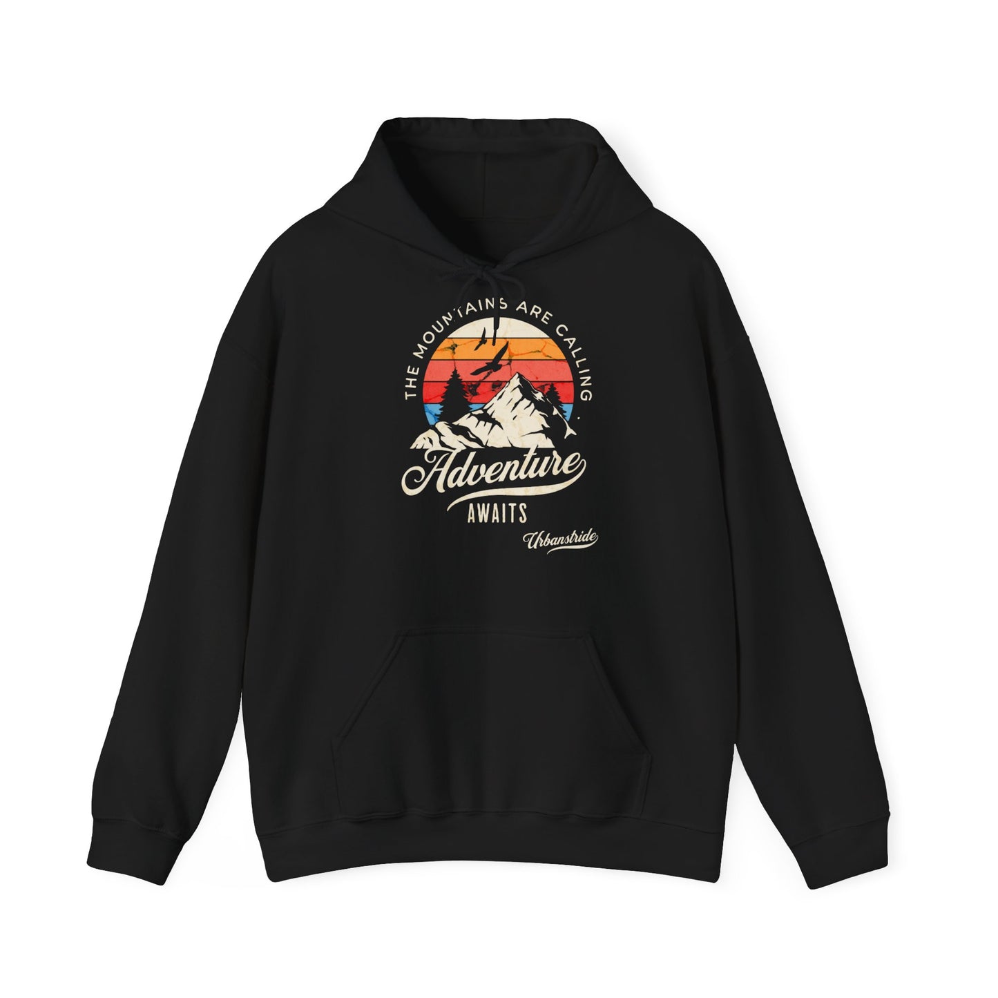 Felpa con scritta "The mountains are calling adventure"