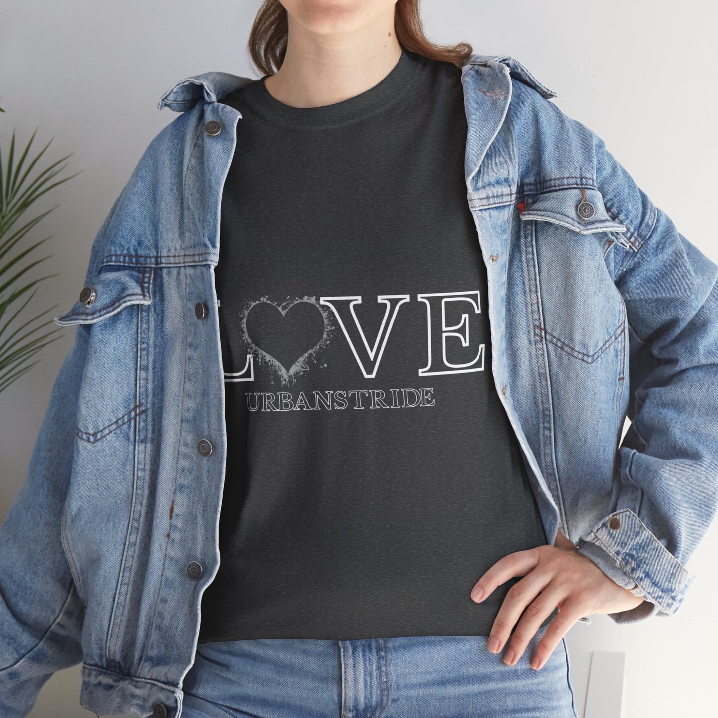 T-shirt con scritta “LOVE urbanstride"