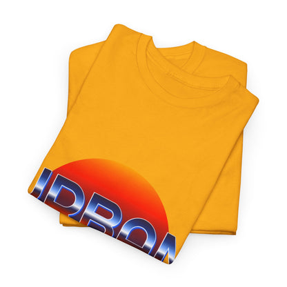 T-shirt con scritta "urbanstride" soleggiata