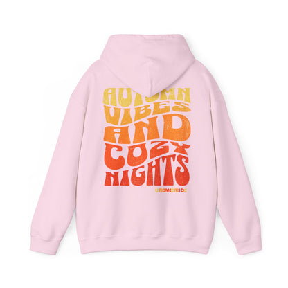 Felpa con scritta "Autumn vibes and cozy nights"