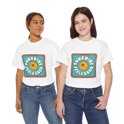 T-shirt con scritta "Sunshine feel good"
