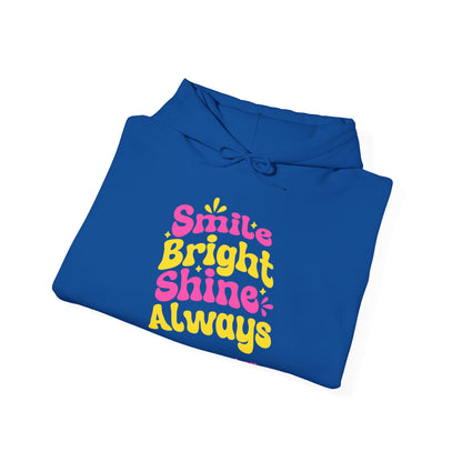 Felpa con scritta "Smile bright shine always"