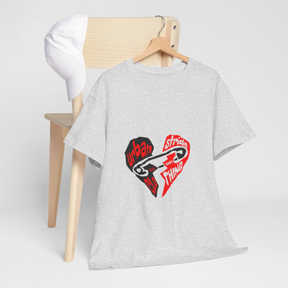 T-shirt con disegno cuore spezzato