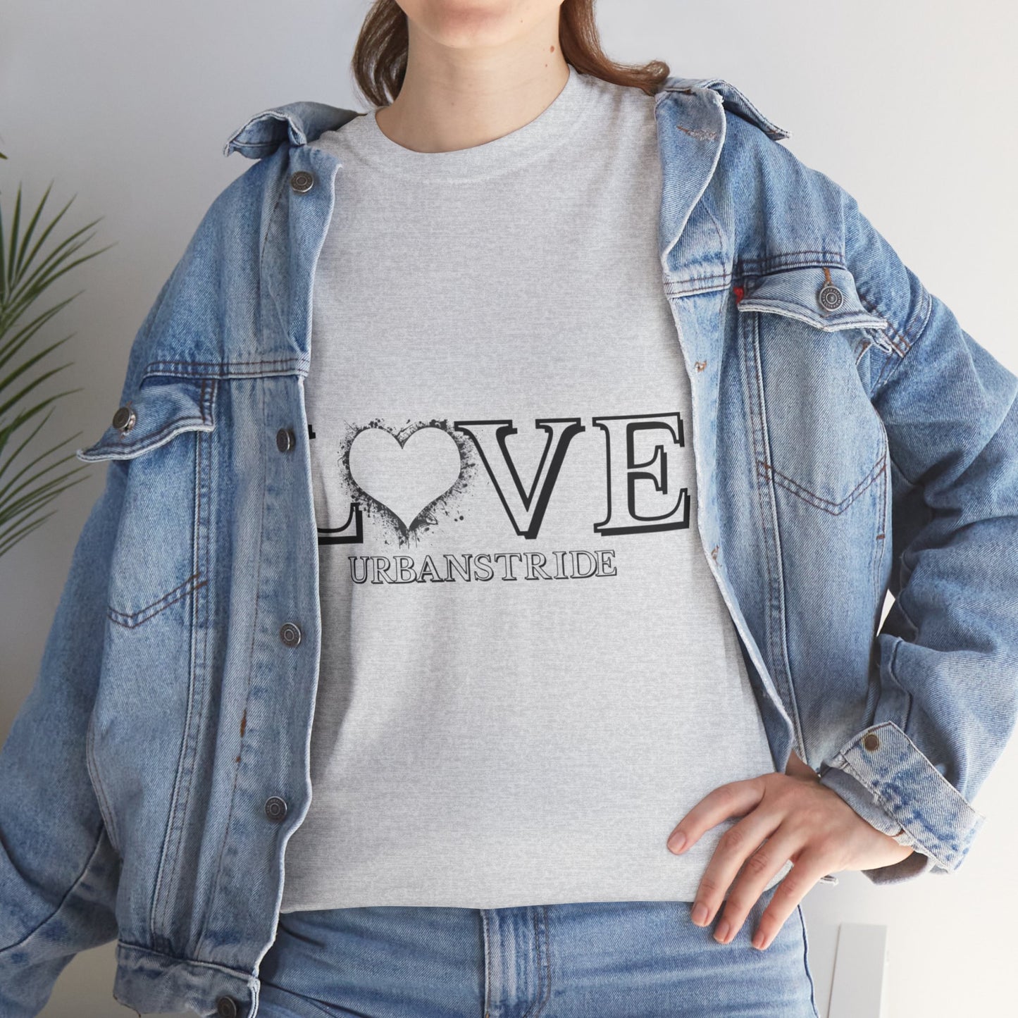 T-shirt con scritta “LOVE urbanstride"