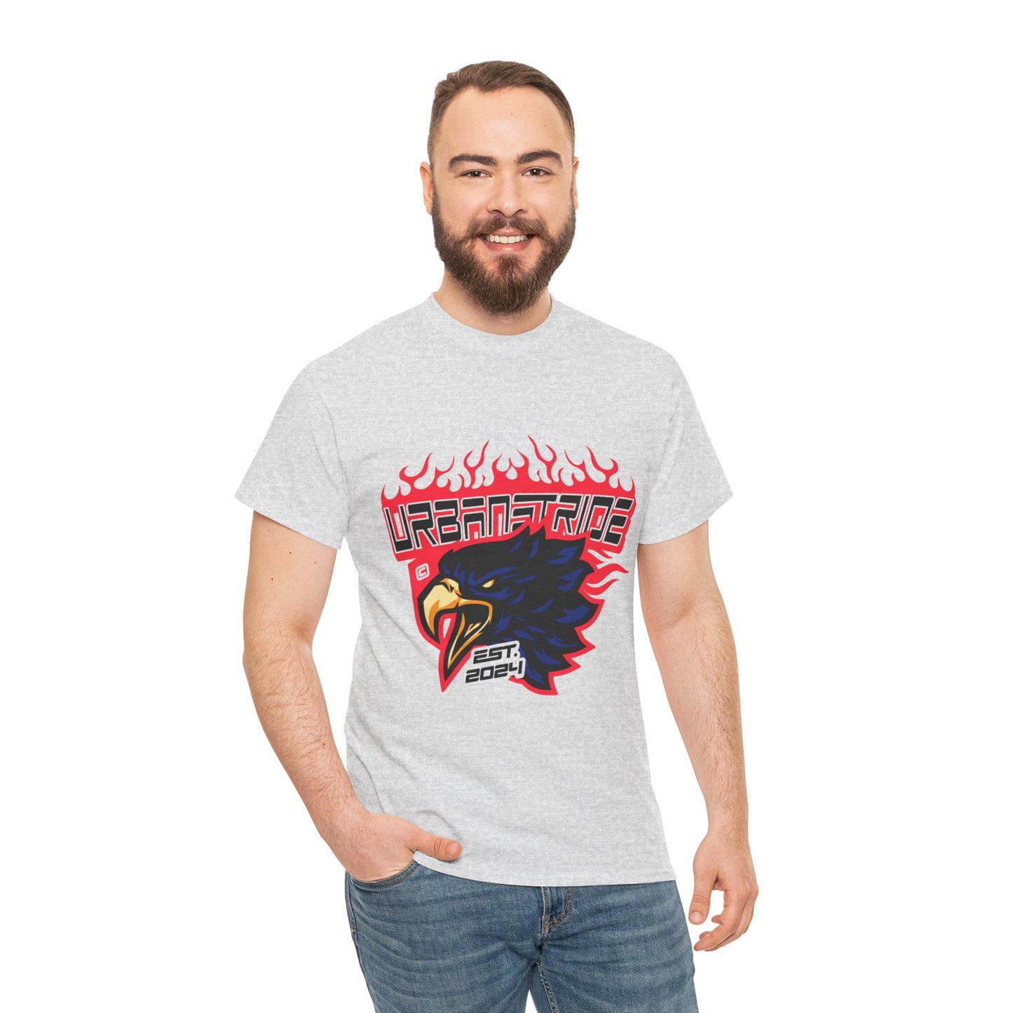 T-shirt con scritta "Urbanstride" e aquila