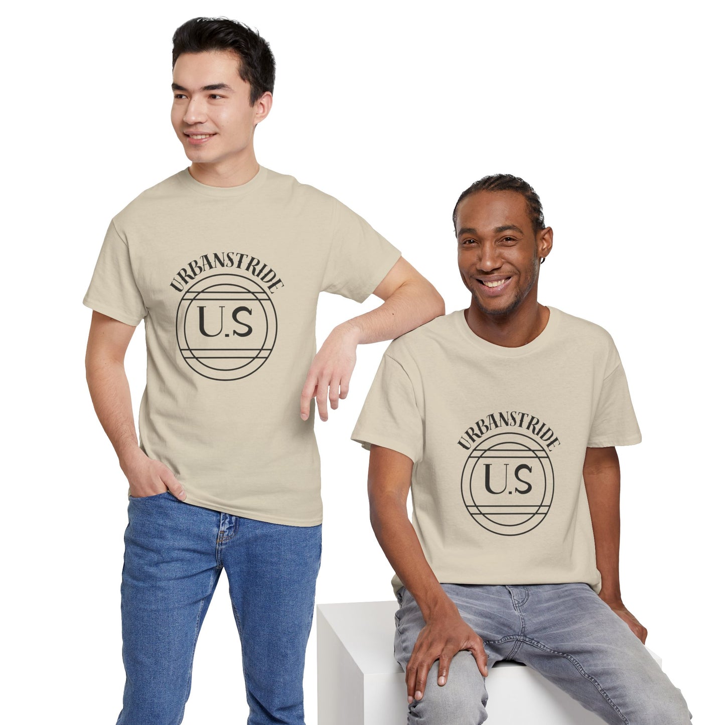 T-shirt con scritta "urbanstride" centrale