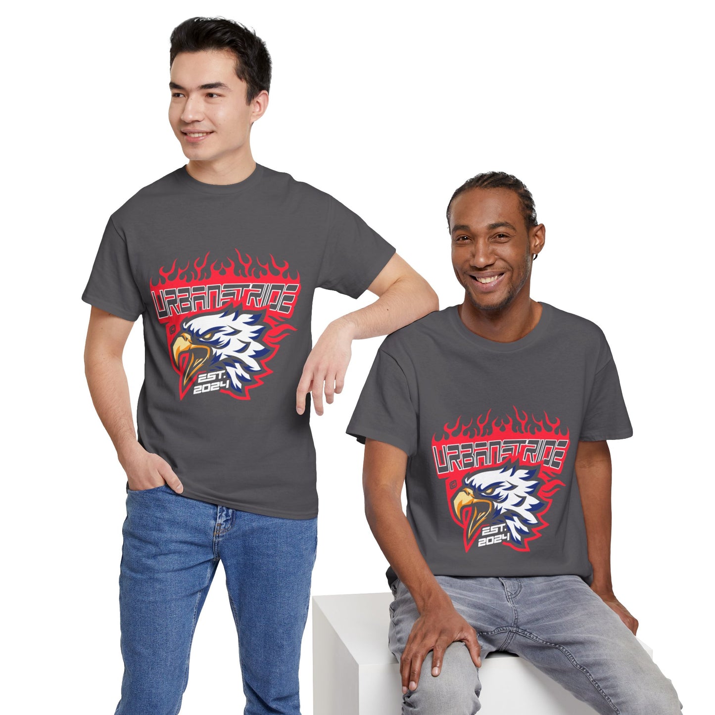 T-shirt con scritta "Urbanstride" e aquila