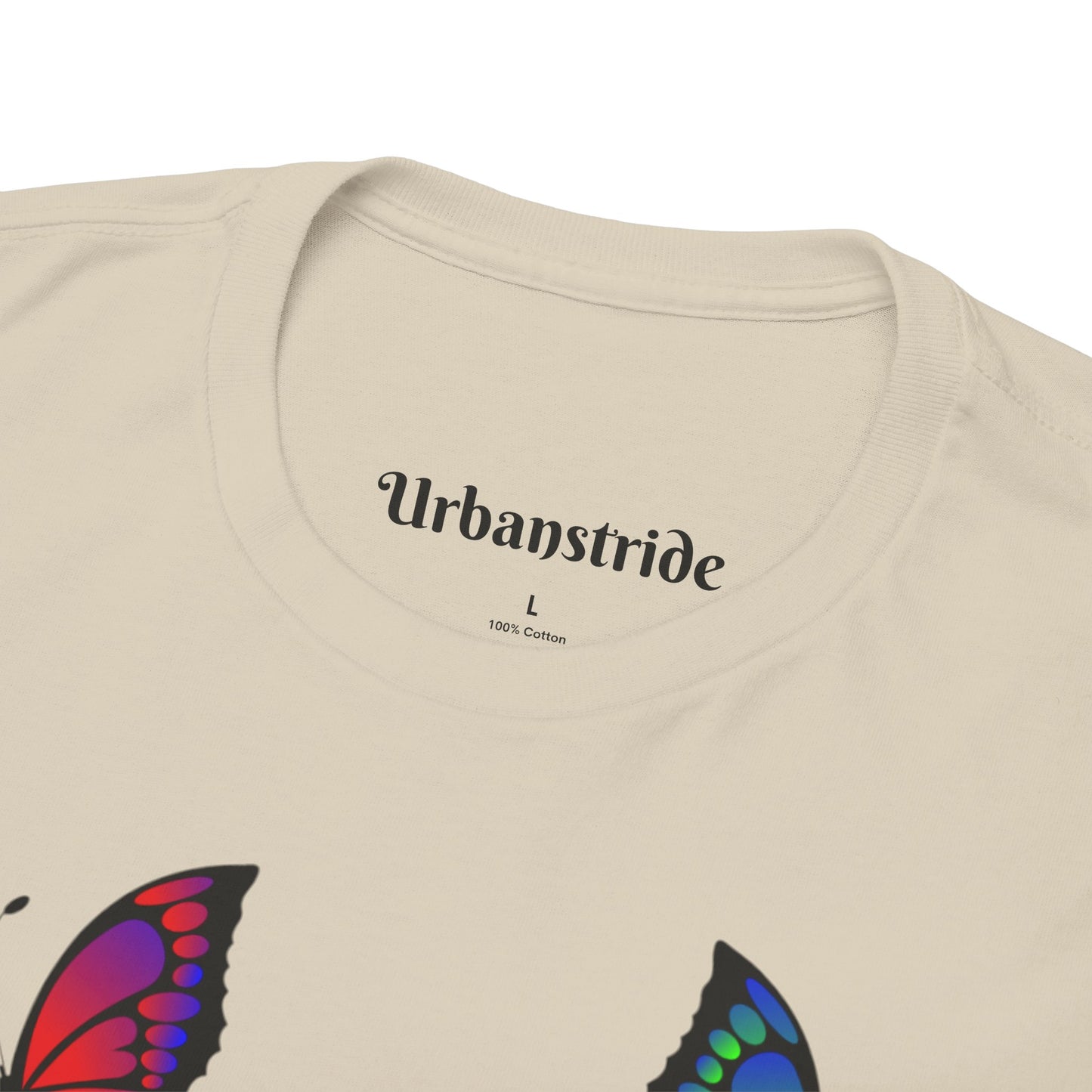 T-shirt con scritta "UrbanStride Butterfly Vibes