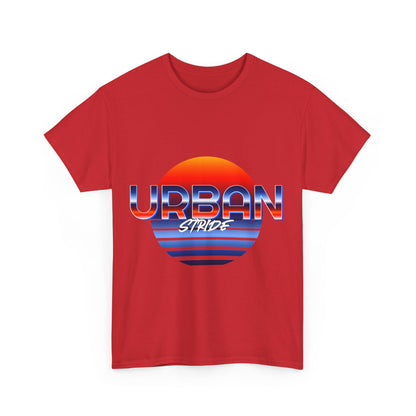 T-shirt con scritta "urbanstride" soleggiata
