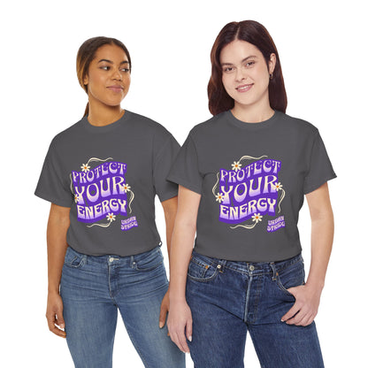 T-shirt con scritta "Protect your energy"