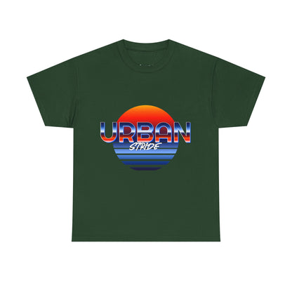 T-shirt con scritta "urbanstride" soleggiata
