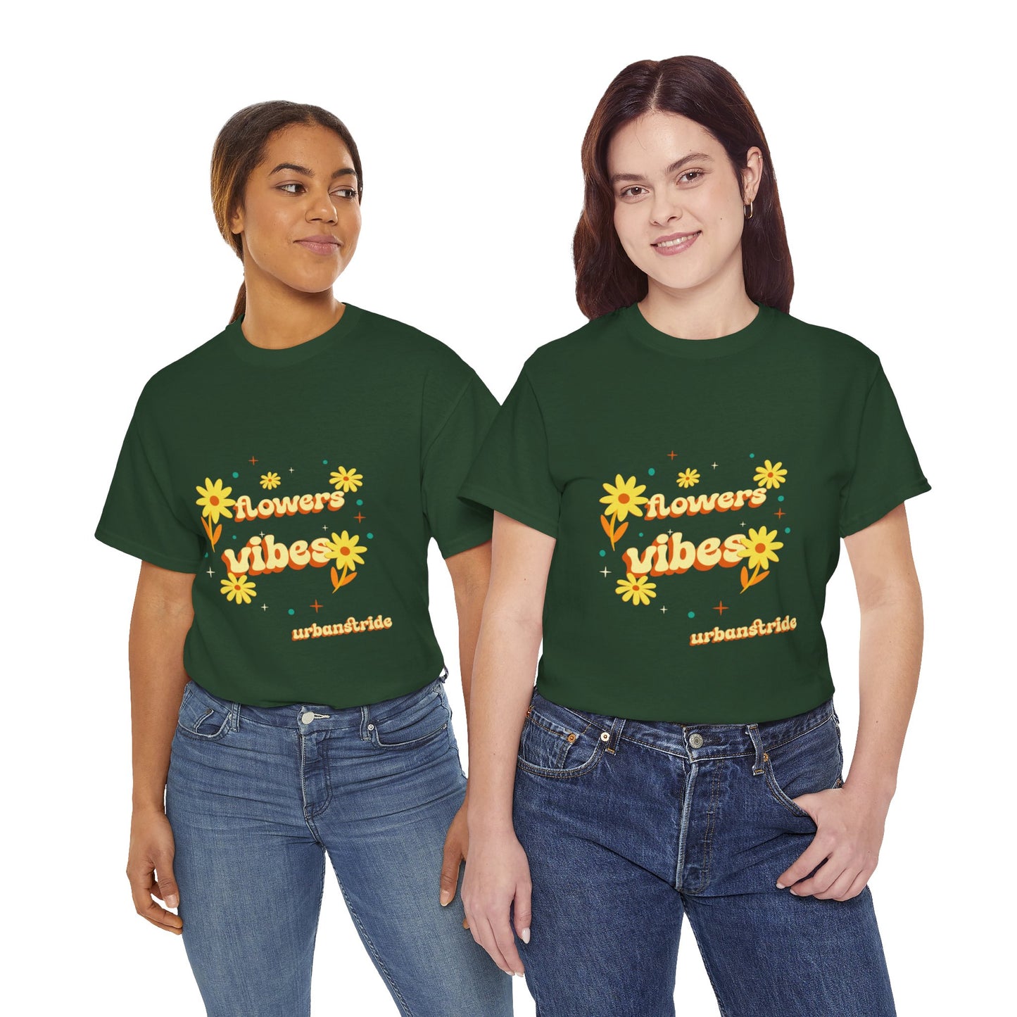 T-shirt con scritta "Flowers vibes"
