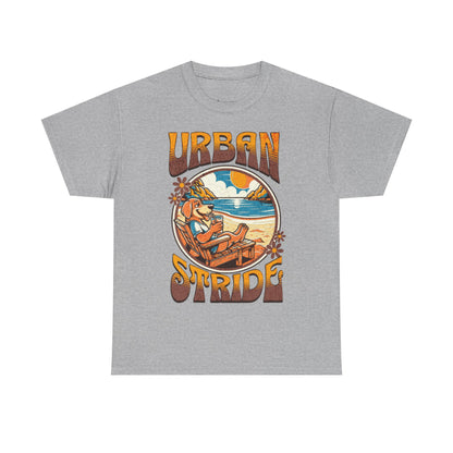 T-shirt con scritta "Urbanstride" e cane