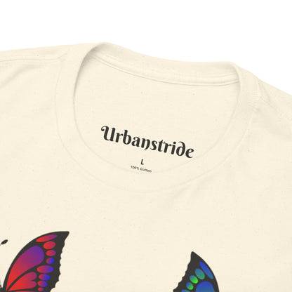 T-shirt con scritta "UrbanStride Butterfly Vibes