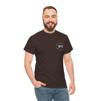 T-shirt Urban Stride® – Logo esagonale vintage in stile aviatore