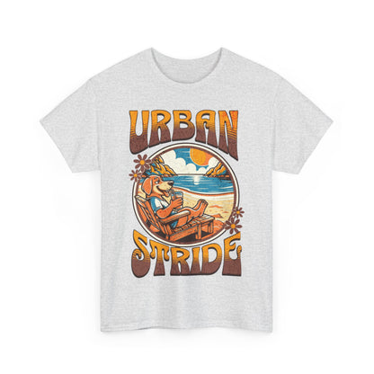T-shirt con scritta "Urbanstride" e cane