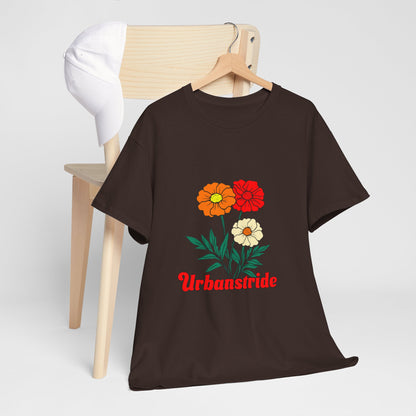 T-shirt con rappresentazione di fiori e scritta "Urbanstride"