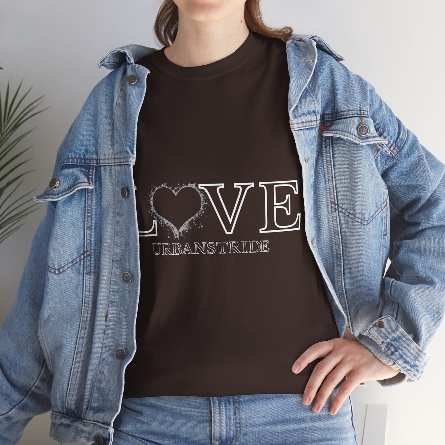 T-shirt con scritta “LOVE urbanstride"