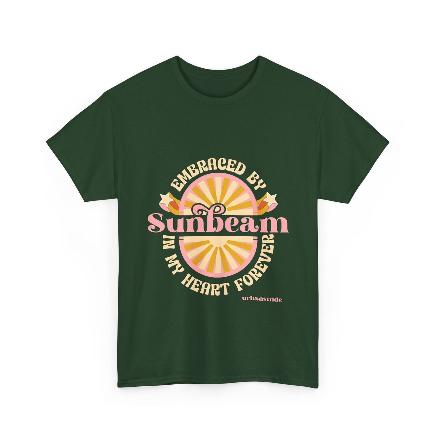 T-shirt con scritta "Embraced by sunbeam in my heart forever"