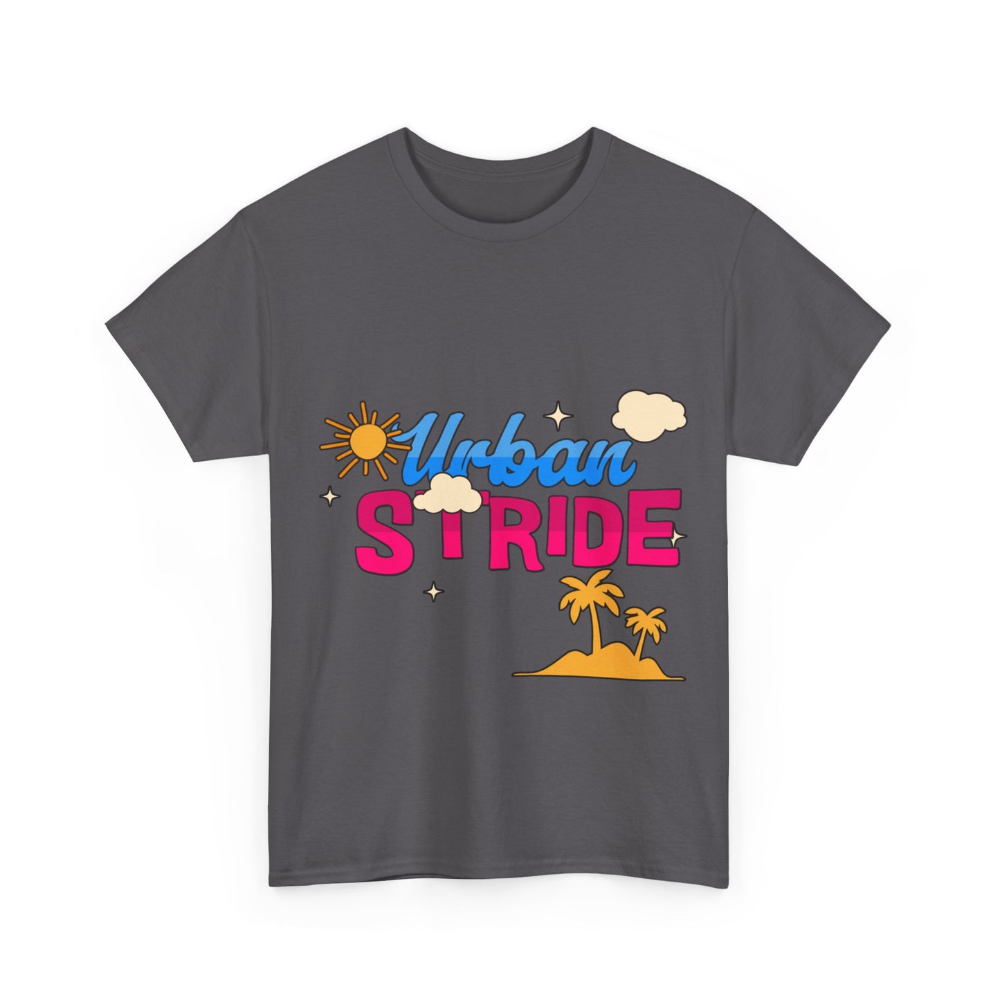 T-shirt con scritta "Urbanstride"al mare