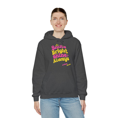Felpa con scritta "Smile bright shine always"