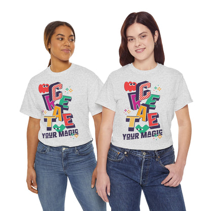 T-shirt con scritta "Create your magic"
