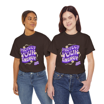 T-shirt con scritta "Protect your energy"