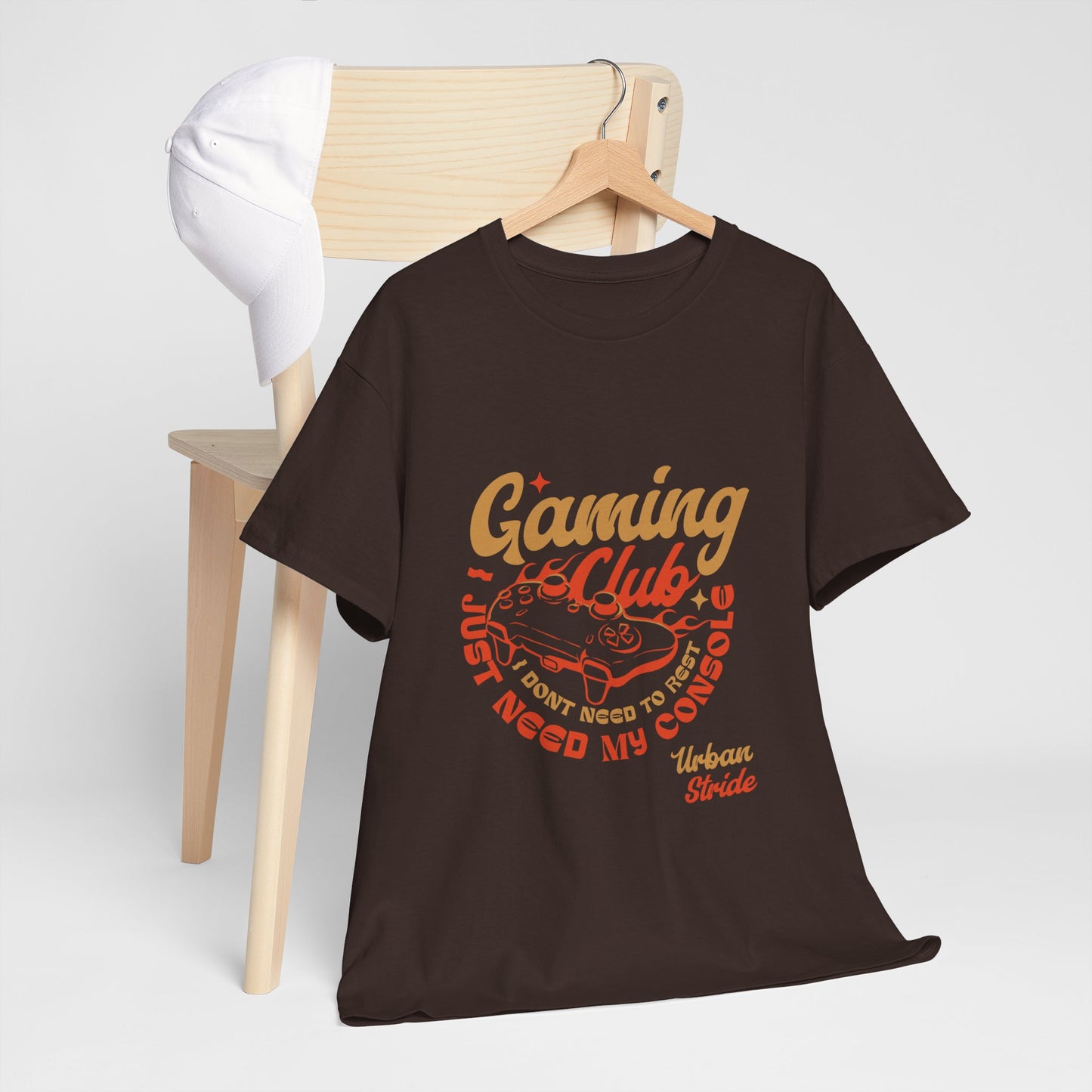 T-shirt con scritta “Gaming Club – I Just Need My Console”