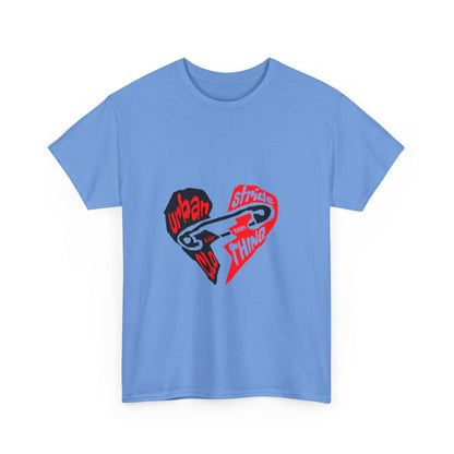T-shirt con disegno cuore spezzato