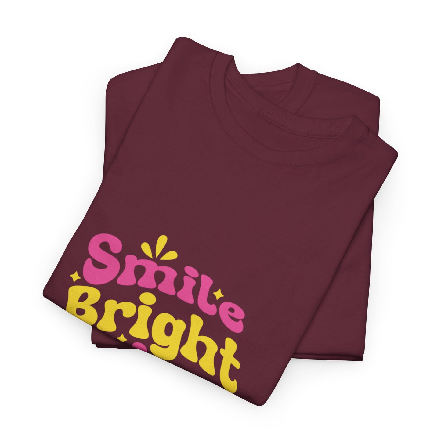 T-shirt con scritta "Smile bright shine always"