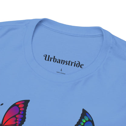 T-shirt con scritta "UrbanStride Butterfly Vibes