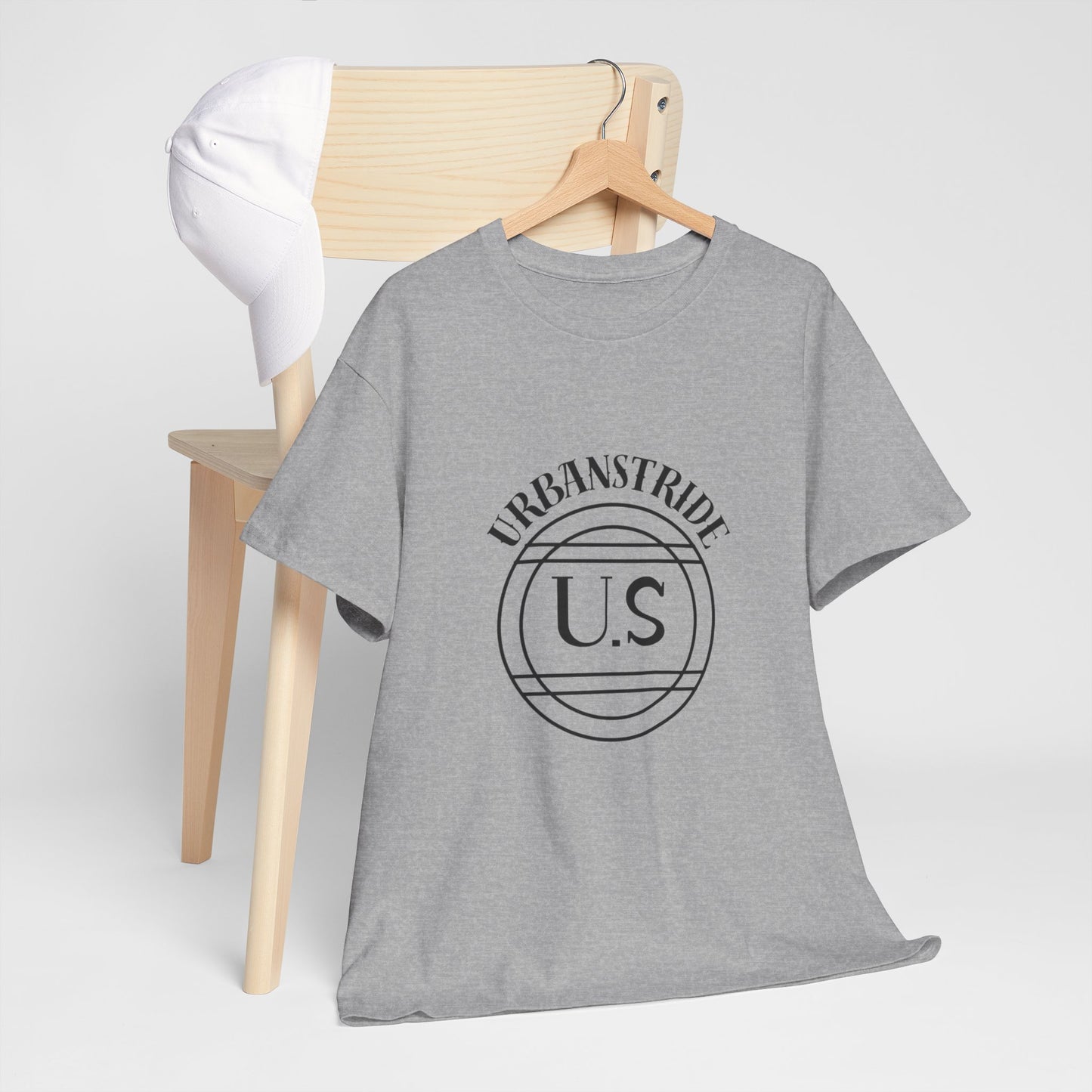 T-shirt con scritta "urbanstride" centrale