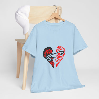 T-shirt con disegno cuore spezzato