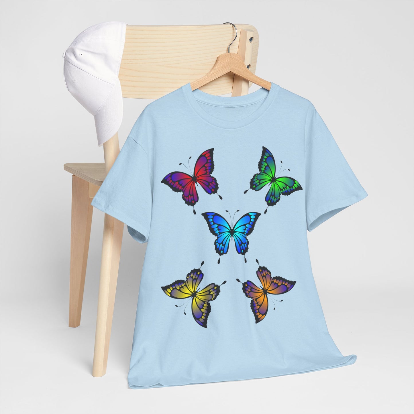 T-shirt con scritta "UrbanStride Butterfly Vibes